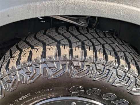 Used 2022 Ford Bronco Wildtrak image 11