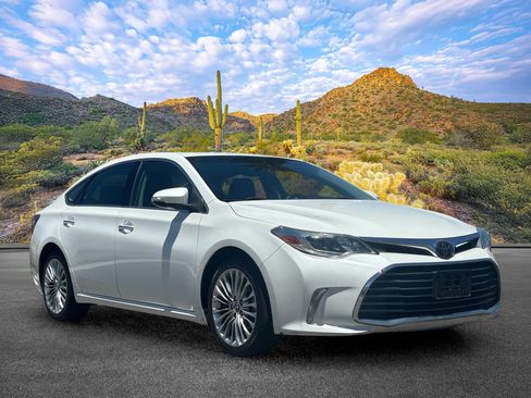 Used 2016 Toyota Avalon Limited w/ Toyota Safety Sense Package FWD image 2