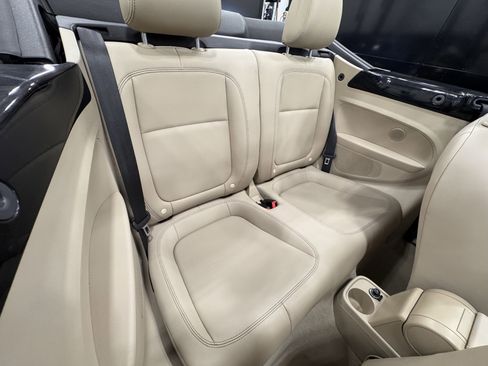 Used 2014 Volkswagen Beetle TDI image 26