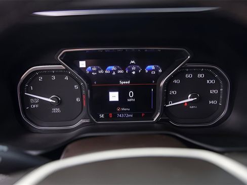 Used 2021 GMC Yukon Denali w/ Denali Premium Package image 14