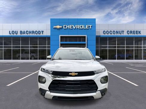 Used 2022 Chevrolet TrailBlazer LT w/ Convenience Package AWD/4WD image 3
