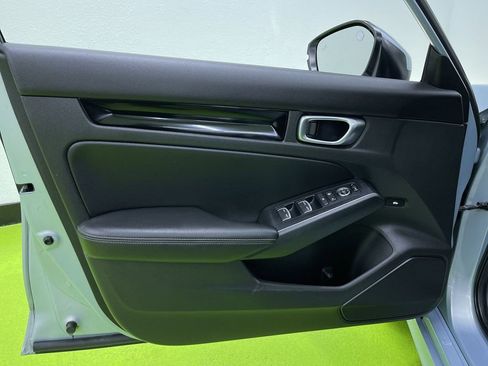 Used 2022 Honda Civic Touring image 17