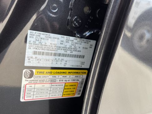 Used 2025 Ford Expedition Tremor AWD/4WD image 34