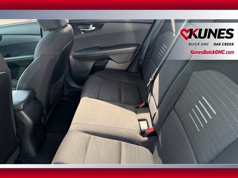 Used 2019 Kia Forte S w/ S Premium Package FWD image 4