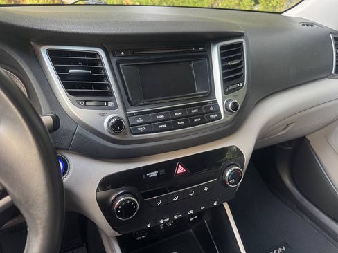 Used 2017 Hyundai Tucson Sport FWD image 15