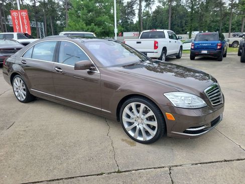Used 2013 Mercedes-Benz S 550 4MATIC image 9