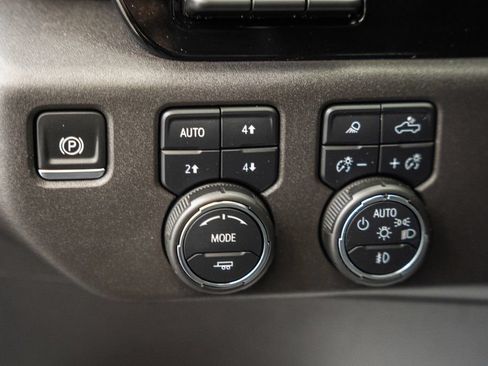 Used 2024 Chevrolet Silverado 1500 ZR2 w/ Technology Package AWD/4WD image 57