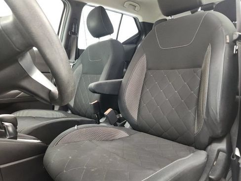 Used 2020 Nissan Kicks S FWD image 13