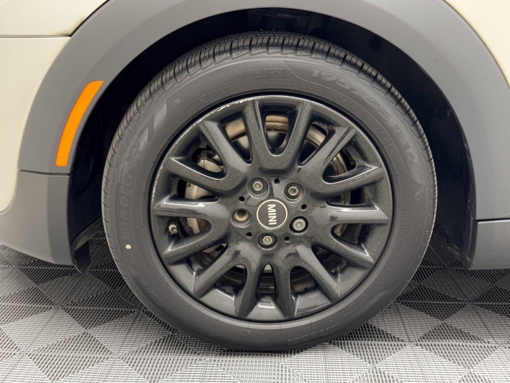 Used 2017 MINI Cooper 4-Door Hardtop FWD image 13