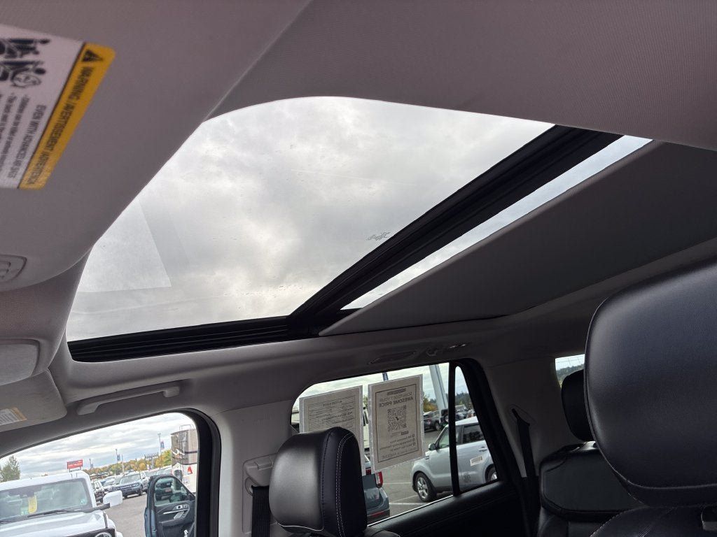 Used 2025 Ford Expedition Max Platinum AWD/4WD image 26