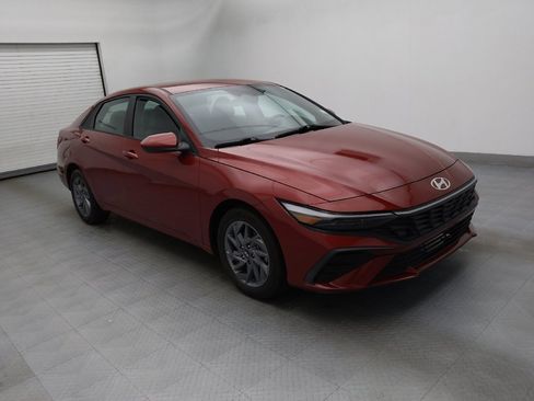 Used 2024 Hyundai Elantra SEL image 13