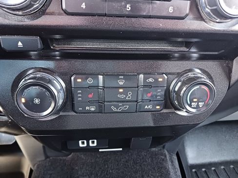 Used 2018 Ford F150 XLT w/ Equipment Group 302A Luxury AWD/4WD image 22
