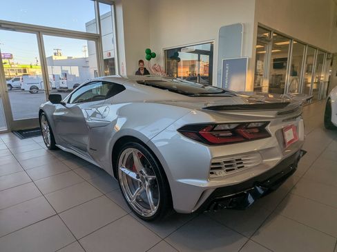 New 2026 Chevrolet Corvette E-Ray image 7