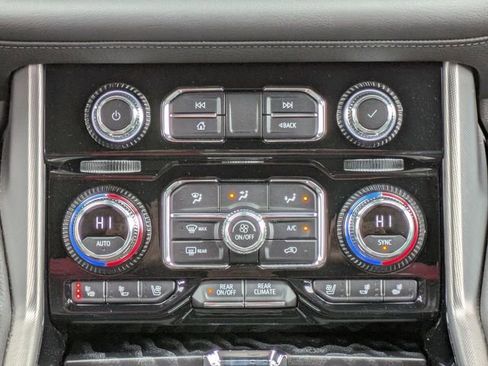 Used 2024 GMC Yukon Denali image 22