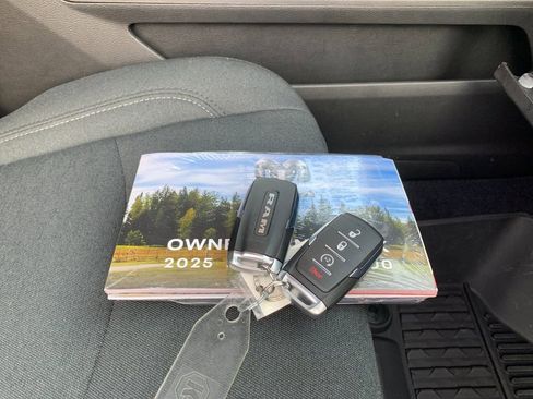 Used 2025 RAM 2500 Big Horn image 9