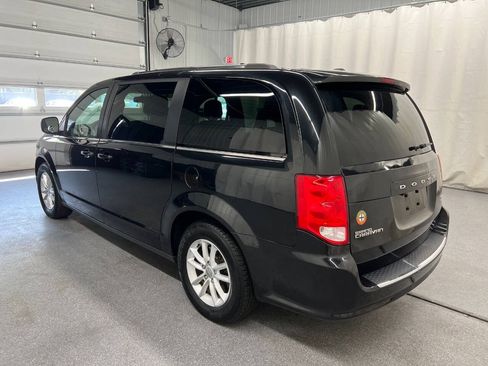 Used 2018 Dodge Grand Caravan SXT FWD image 6