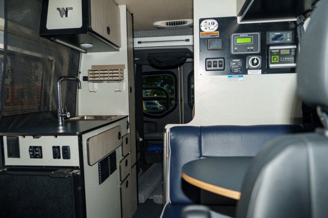 Used 2020 Mercedes-Benz Sprinter 2500 image 10