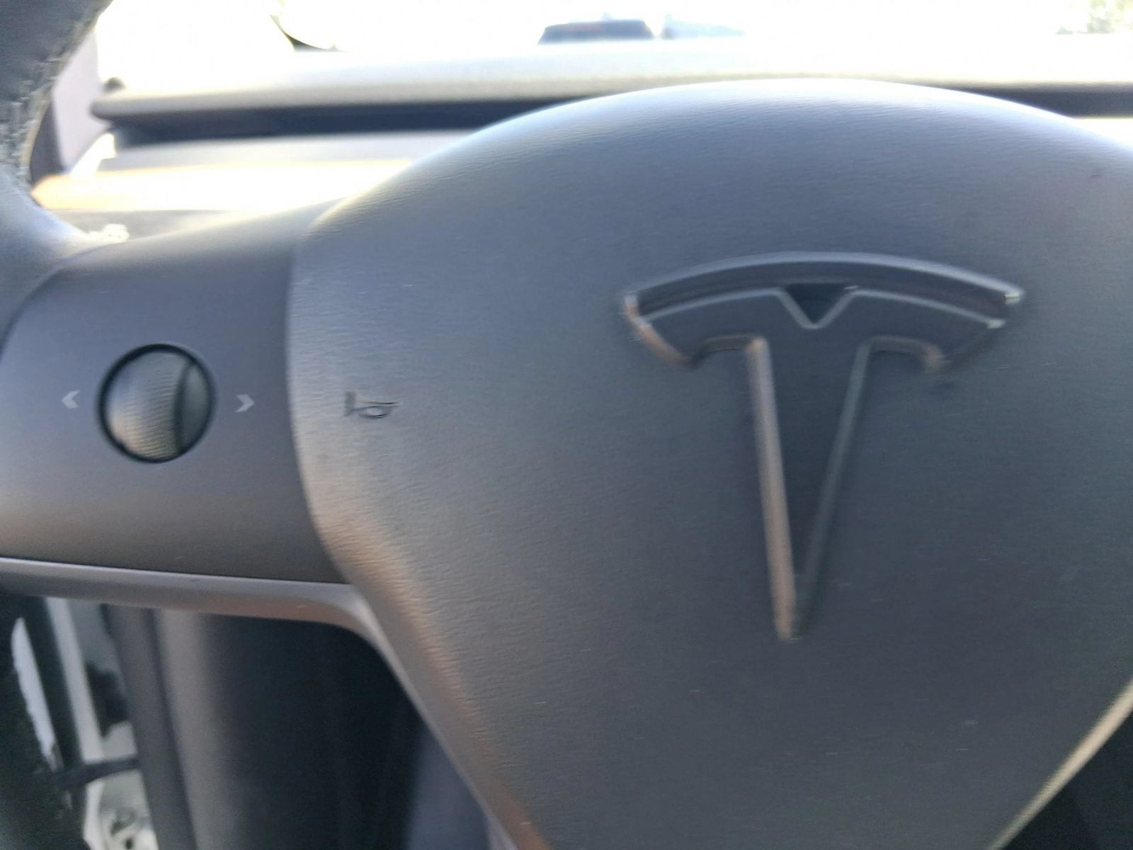 Used 2021 Tesla Model Y Long Range AWD/4WD image 25
