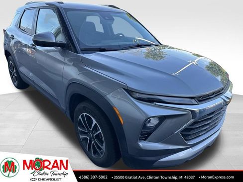 Certified 2024 Chevrolet TrailBlazer LT w/ LT Cold Weather Package FWD image 2