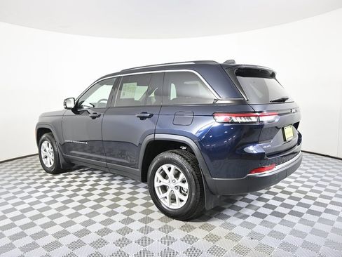 Used 2023 Jeep Grand Cherokee Limited image 4