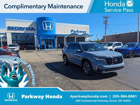 New 2025 Honda Pilot Touring image 1