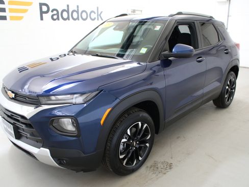 Used 2023 Chevrolet TrailBlazer LT w/ Convenience Package image 3