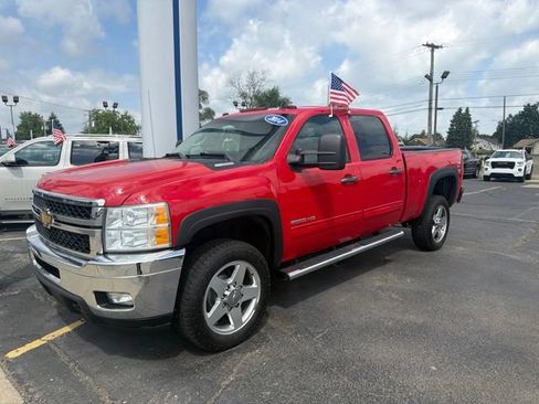 Used 2014 Chevrolet Silverado 2500 LT w/ Interior Plus Package AWD/4WD image 2