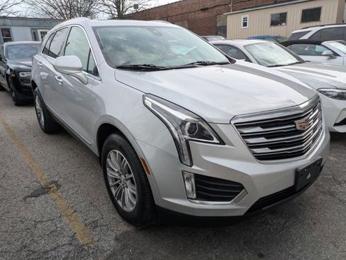 Used 2017 Cadillac XT5 Luxury w/ Driver Awareness Package FWD image 3
