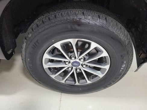 Used 2020 Ford F150 XLT w/ Equipment Group 302A Luxury AWD/4WD image 12