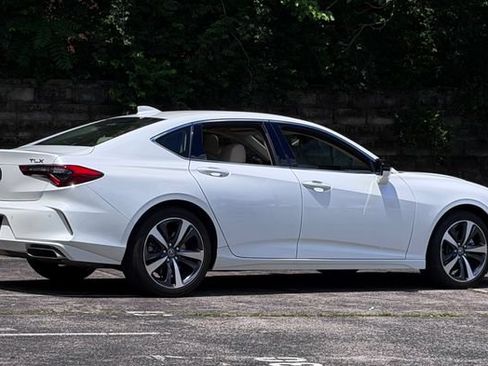 Used 2025 Acura TLX w/ Technology Package FWD image 4