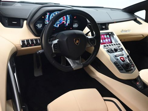 Used 2018 Lamborghini Aventador S AWD/4WD image 13
