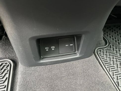 Certified 2024 Volkswagen Atlas SEL AWD/4WD image 22