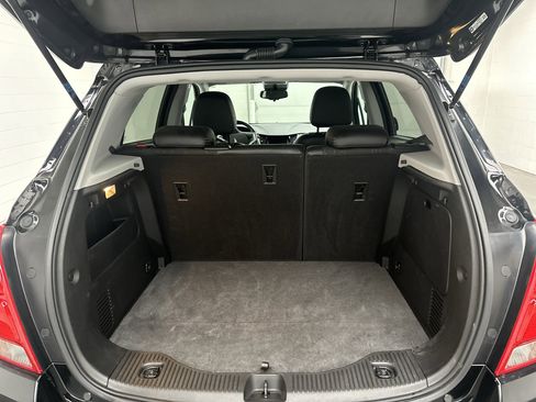 Used 2019 Chevrolet Trax LT w/ LT Convenience Package image 13