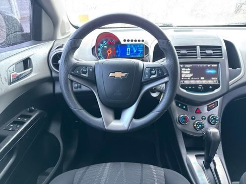 Used 2013 Chevrolet Sonic LT image 18