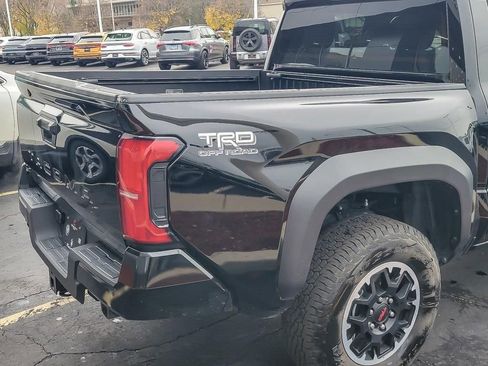 Used 2025 Toyota Tacoma TRD Off-Road AWD/4WD image 6