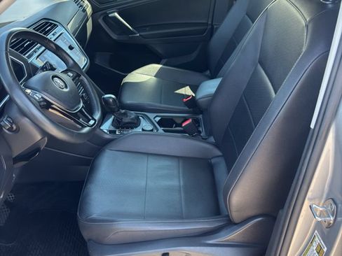 Used 2020 Volkswagen Tiguan SEL AWD/4WD image 10