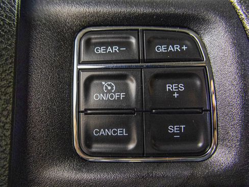 Used 2015 RAM 1500 Express image 28