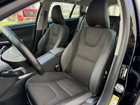 Used 2015 Volvo V60 T5 image 9