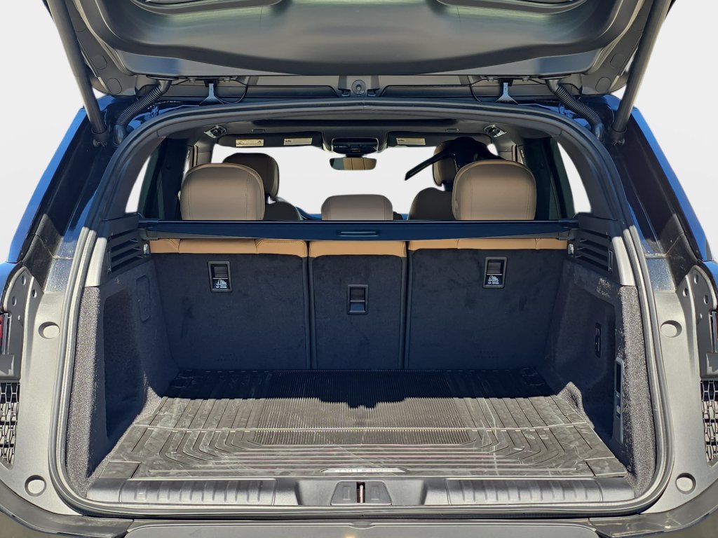 New 2027 Land Rover Range Rover Sport SE AWD/4WD image 12