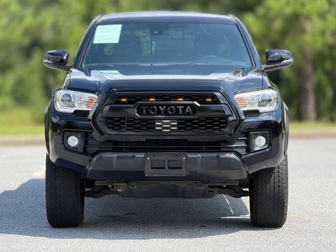 Used 2019 Toyota Tacoma TRD Off-Road w/ Technology Package RWD image 3
