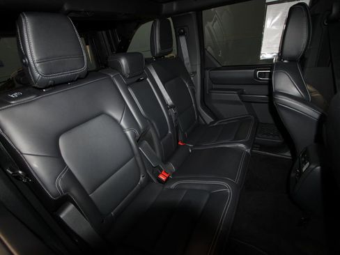 Used 2025 Ford Bronco Outer Banks image 21