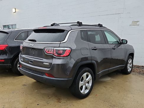 Used 2019 Jeep Compass Latitude w/ Popular Equipment Group image 8