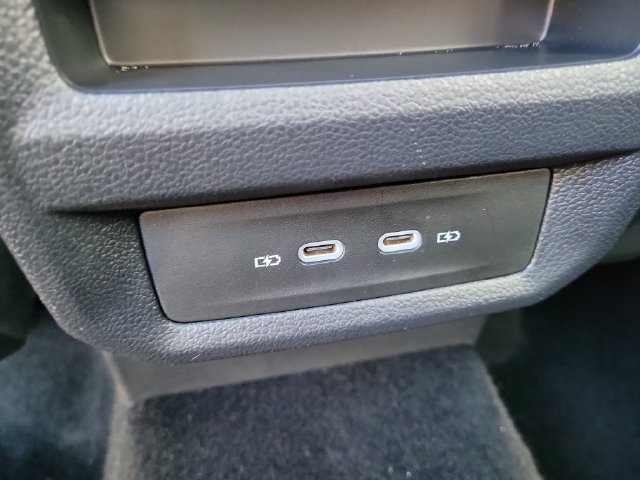 Certified 2026 Volkswagen Taos SE FWD image 11