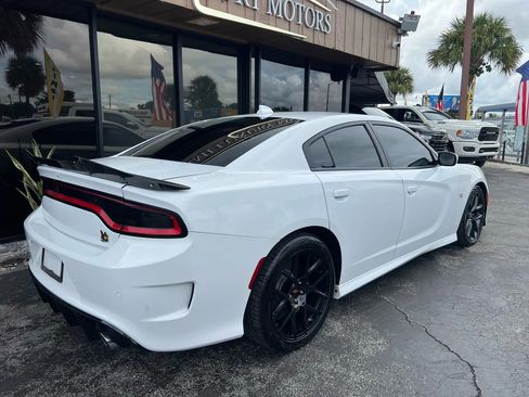 Used 2019 Dodge Charger Scat Pack image 9