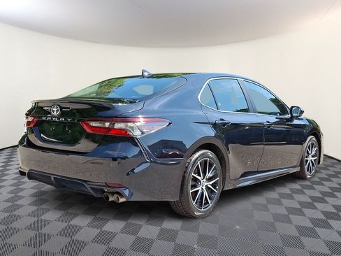 Used 2023 Toyota Camry SE FWD image 6