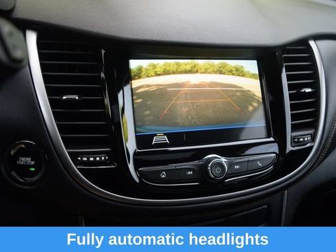 Used 2019 Chevrolet Trax LT w/ Sun & Sound Package AWD/4WD image 9