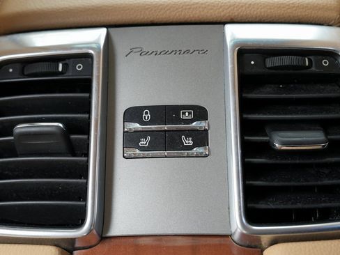 Used 2013 Porsche Panamera image 39