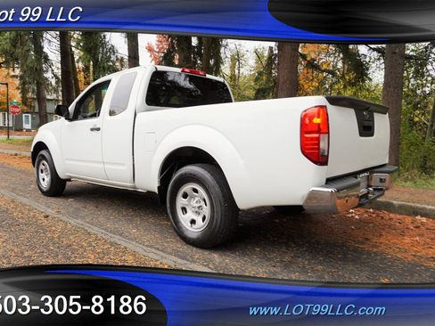 Used 2015 Nissan Frontier S image 11