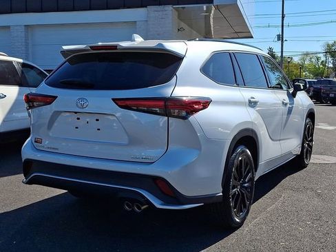 Used 2023 Toyota Highlander XSE AWD/4WD image 6