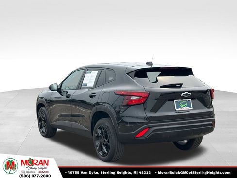 Certified 2024 Chevrolet Trax LS w/ LS Convenience Package FWD image 3